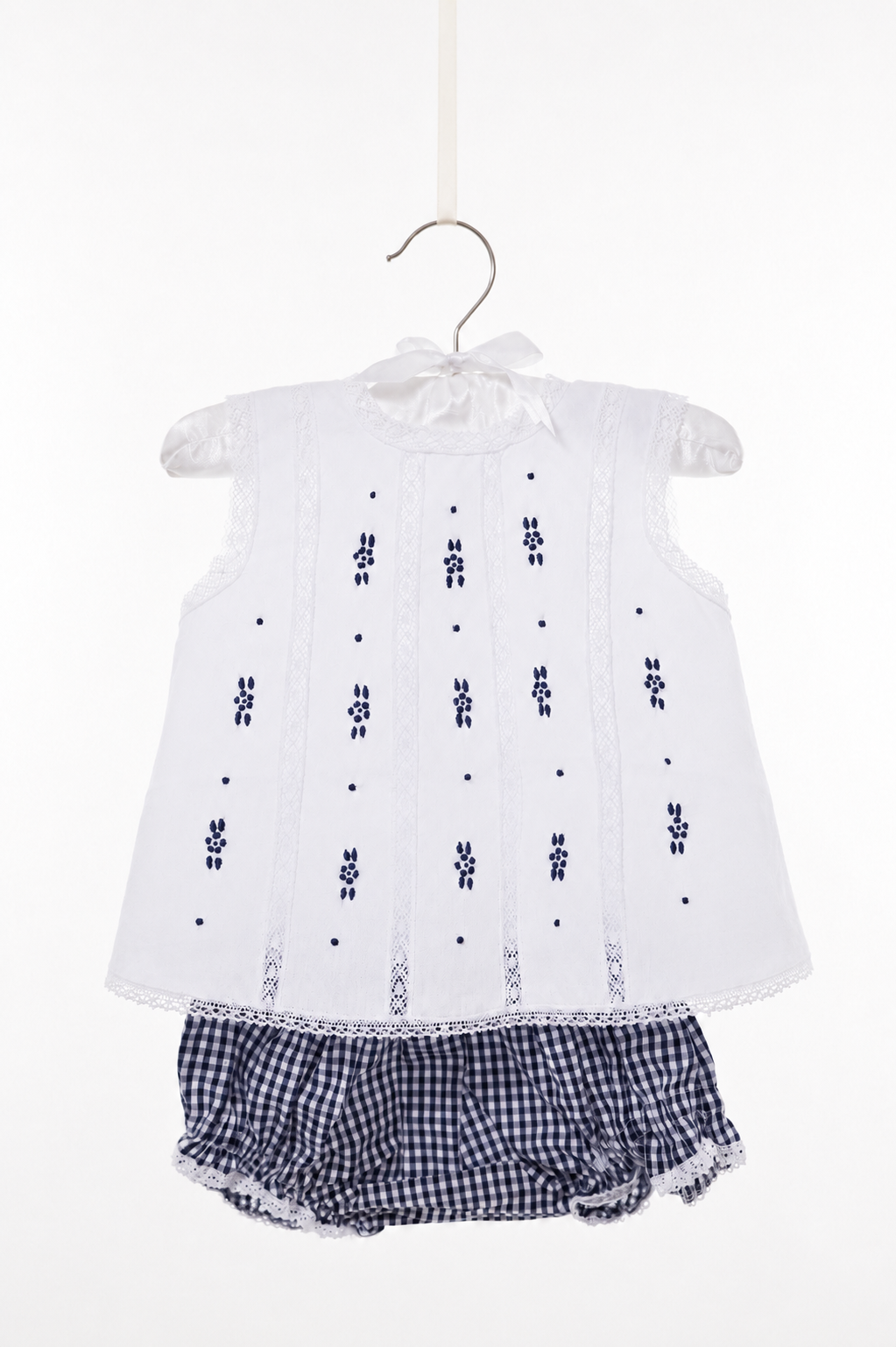 Cecilia — Navy & White